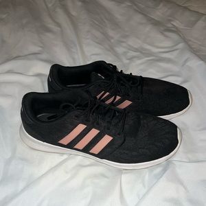 Woman’s 9 Adidas Cloudfoam Tennis Shoes